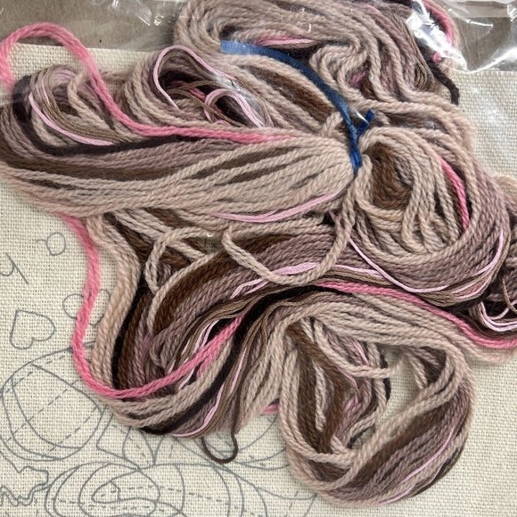 Vintage Spinnerin Stitchery Kit A Hug Bunny Rabbits By Diane Brakefield 8x10 - Picture 4 of 4